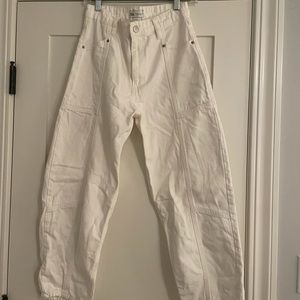 ZARA LIMITED EDITION high rise white cargo jeans
